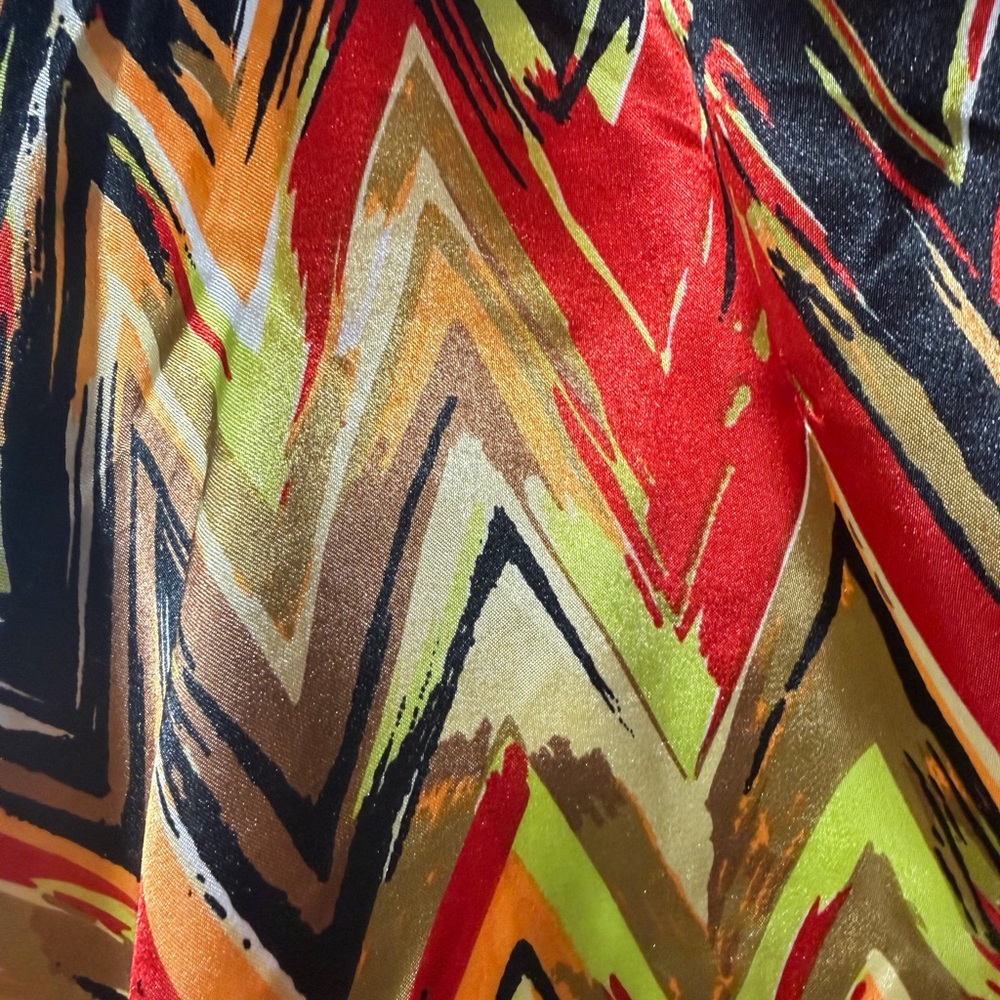 Vibrant Zigzag Patterned Scarf - image 5